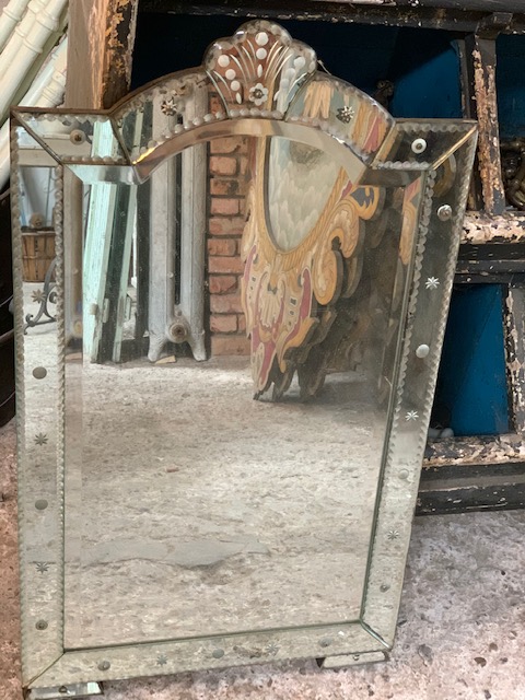 bijeenkomst Neerwaarts Terminologie Antiek spiegel - Antieke spiegels met kuif , bladgoud, bladzilver oude  spiegels - antieke interieurs en oude interieurs van antieke - Benko